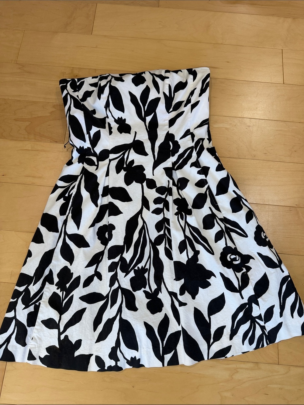 WHBM black white large floral print strapless cotton blend cocktail dress sz 12